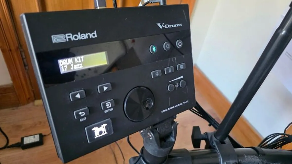 Roland V-Drums TD-07 electronic drum kit - Image 2