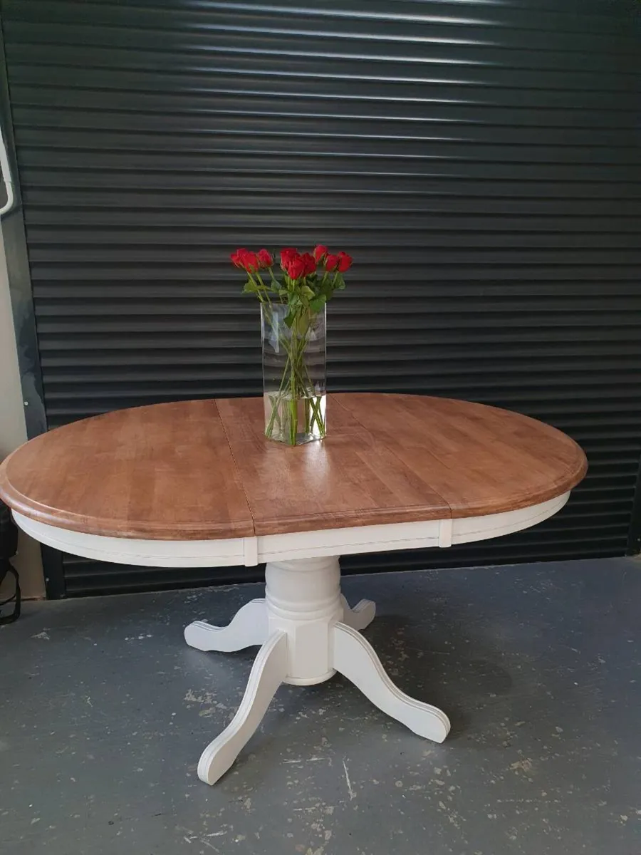 6 seater extendable oak dining - Image 1