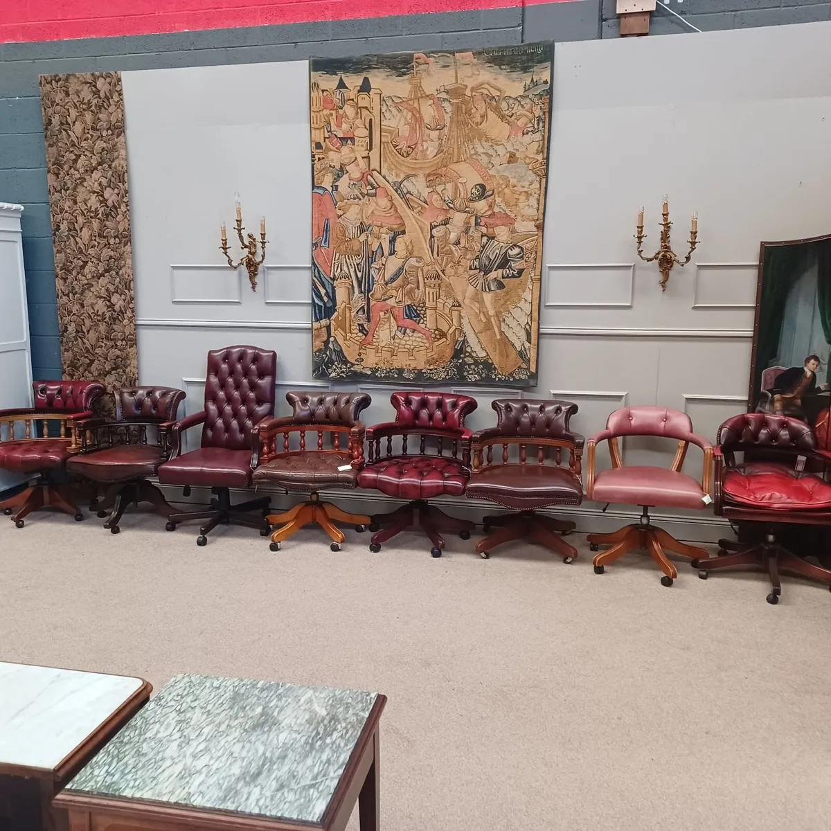 Captain's chairs - Image 1