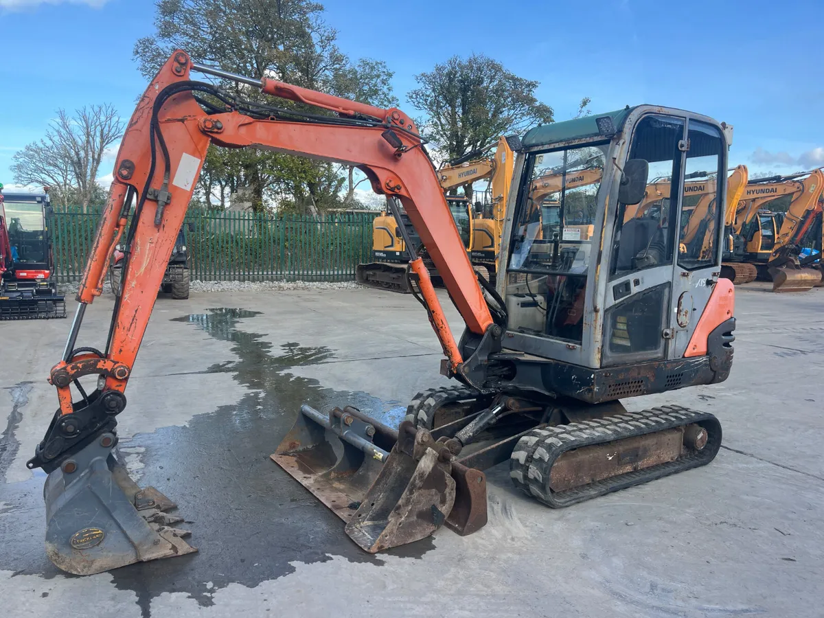 2007 Hitachi ZX25 Mini Excavator - Image 2