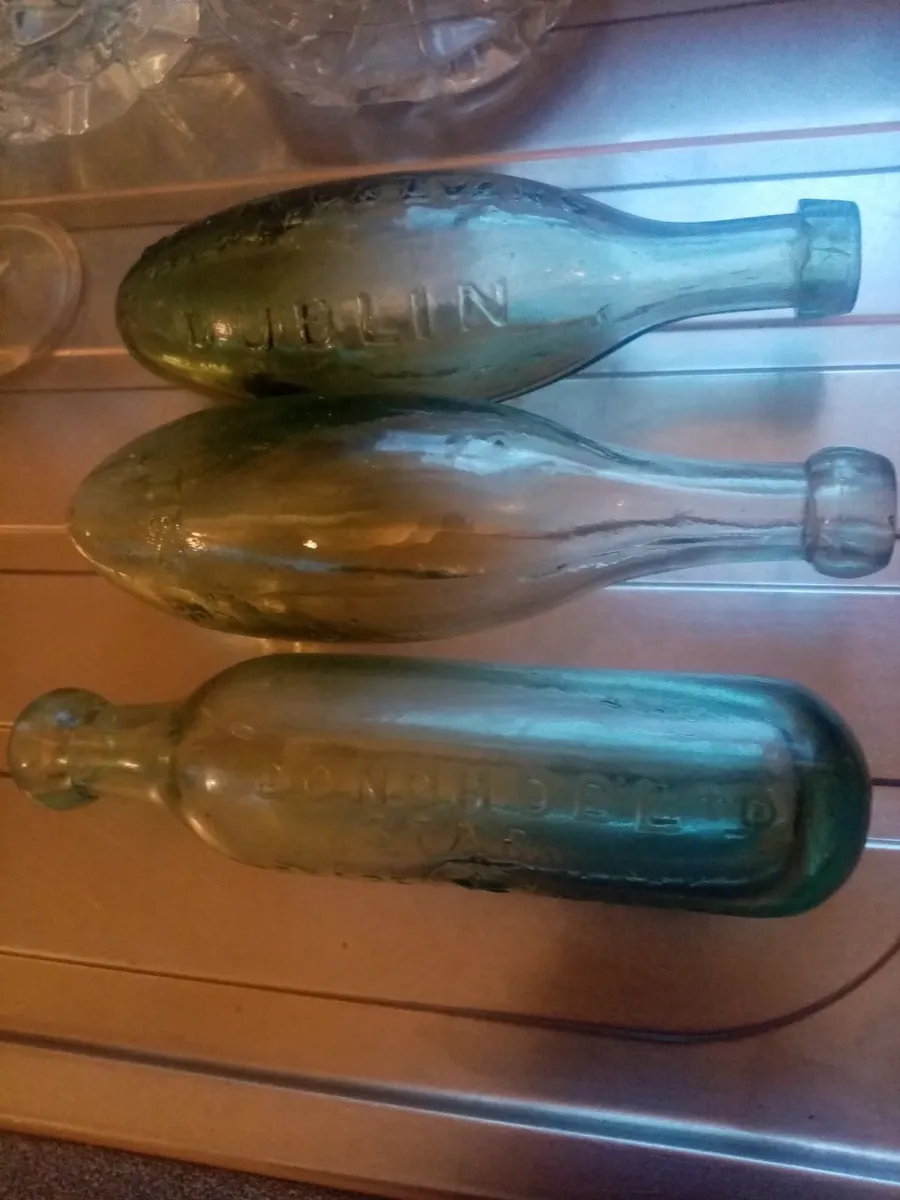 3 vintage Bottles - Image 2