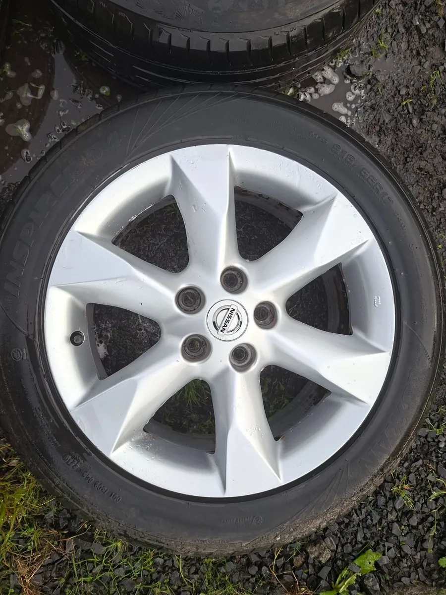 17" Genuine Nissan Juke Alloys with tyres - Image 3