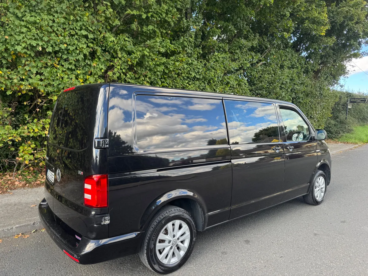 Volkswagen Transporter Crewcab - Image 2