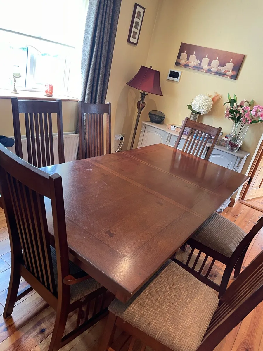 Set of tables and chairs - Image 1