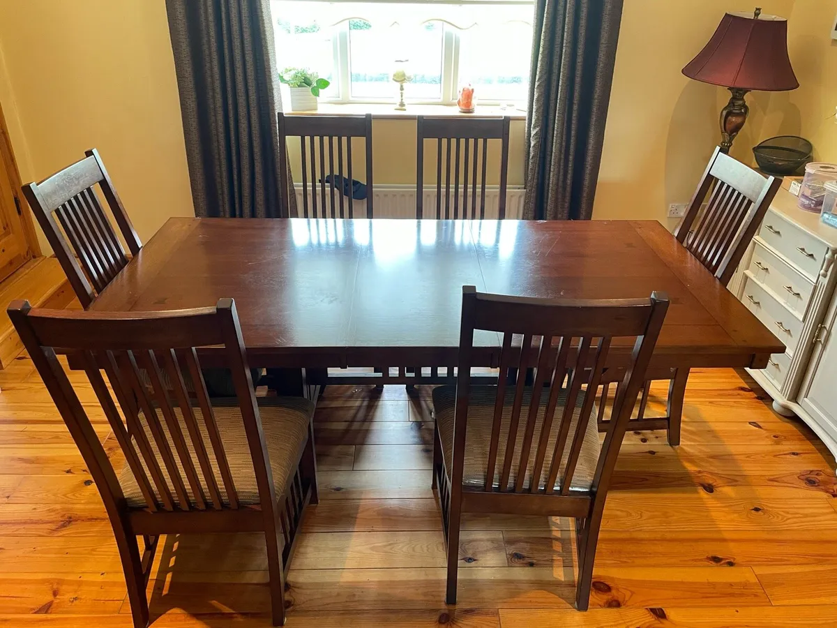 Set of tables and chairs - Image 2