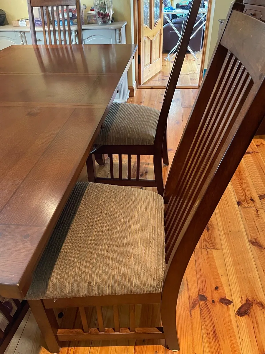 Set of tables and chairs - Image 3