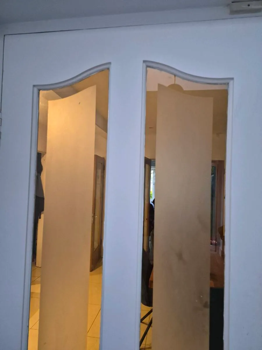 Double doors - Image 4