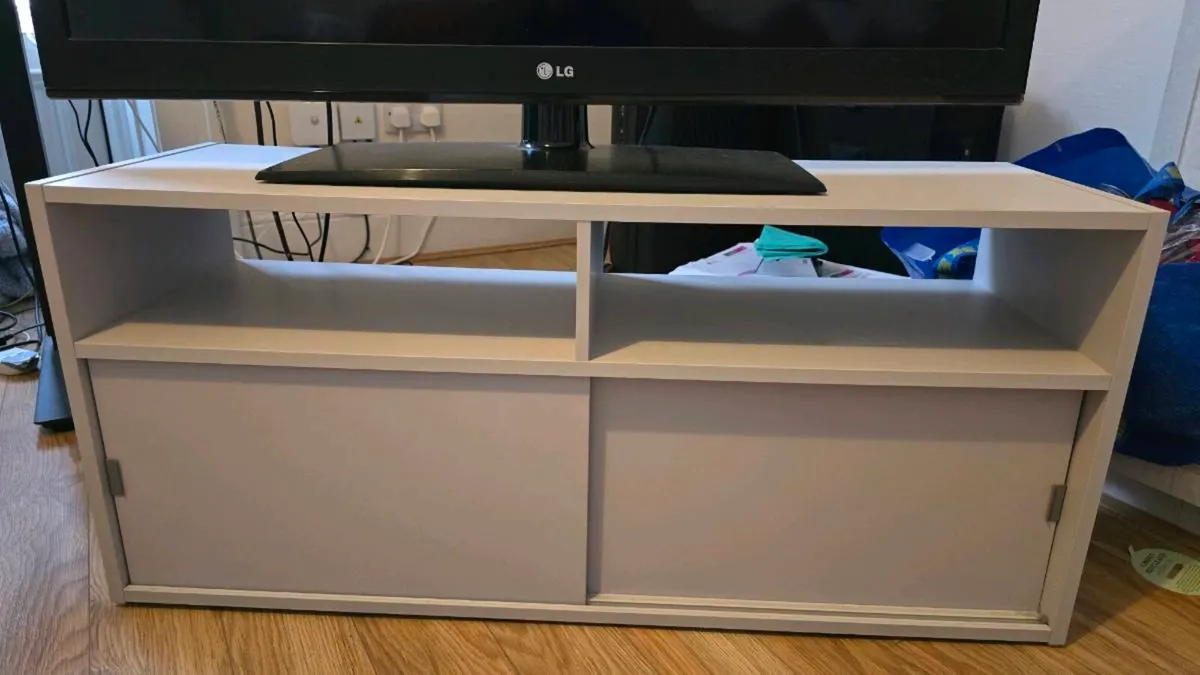 IKEA Spiksmed TV Stand - Image 2