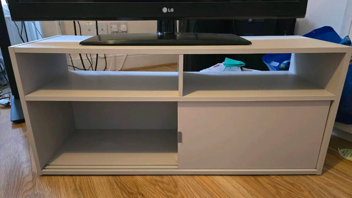 IKEA Spiksmed TV Stand - Image 4