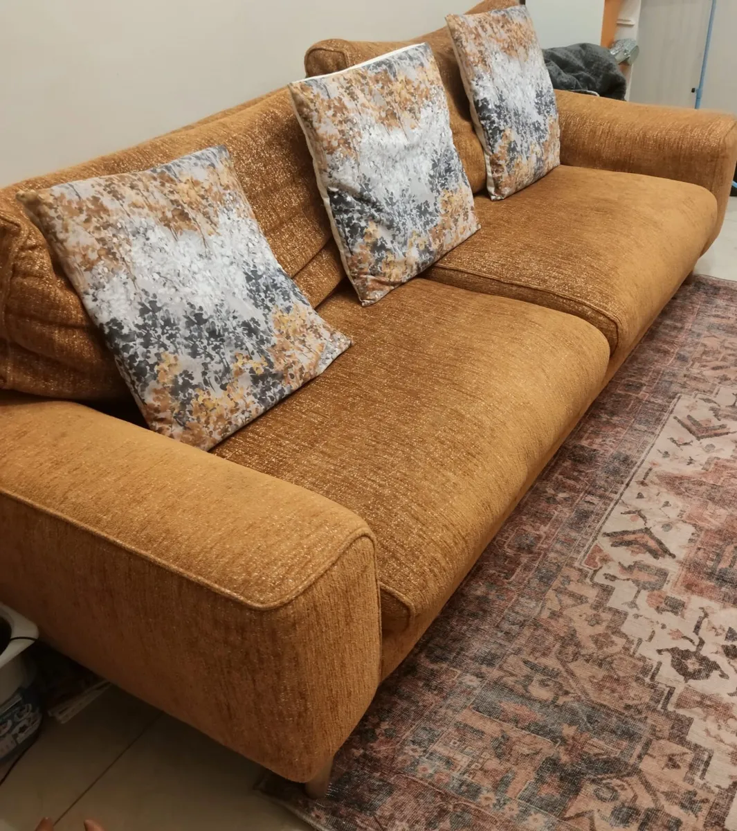Couch - Image 4