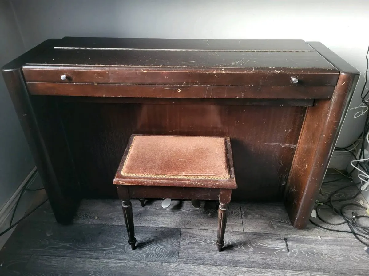 Piano - Image 1