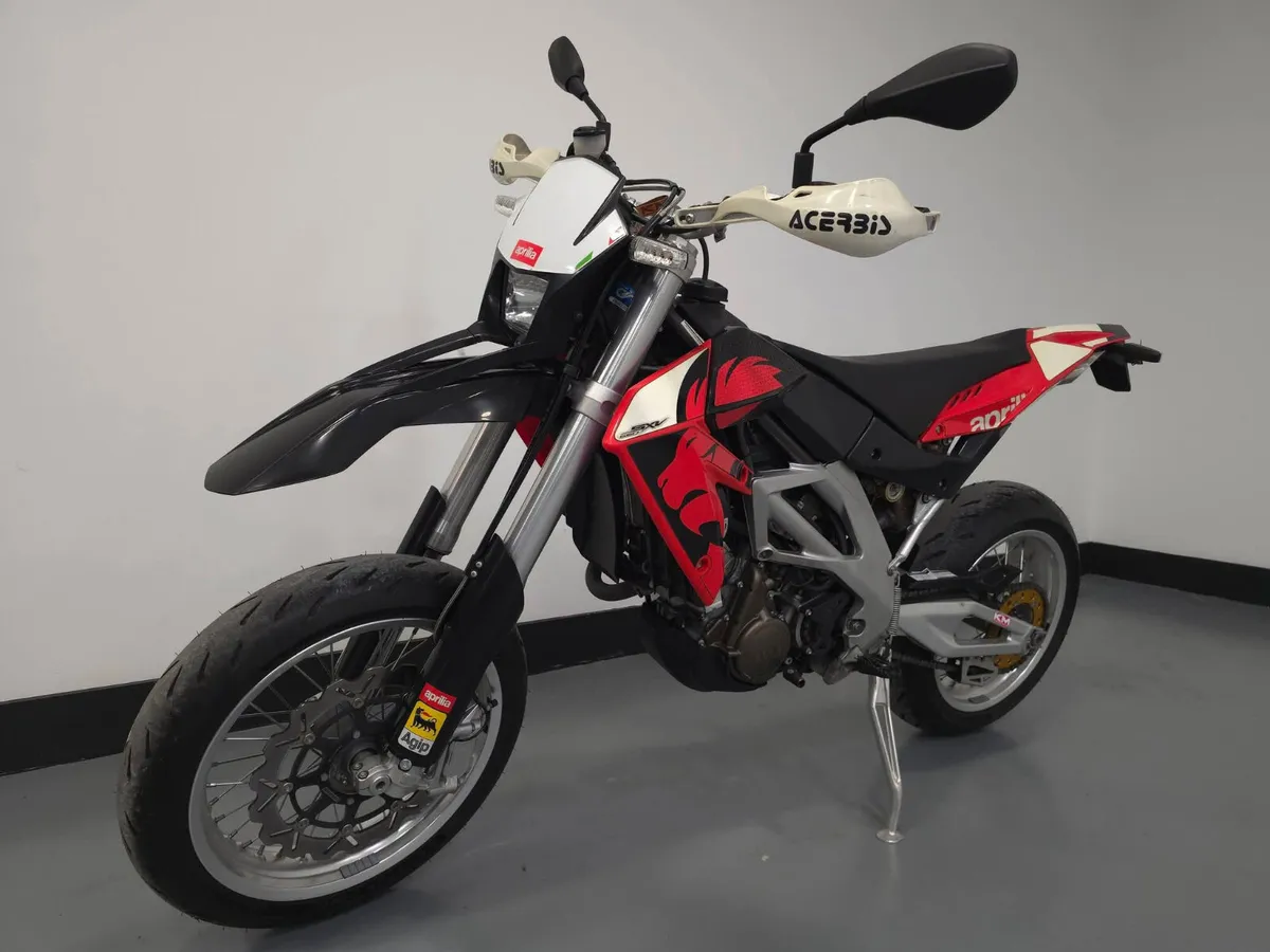 APRILIA SXV550 SUPERMOTO - Image 3