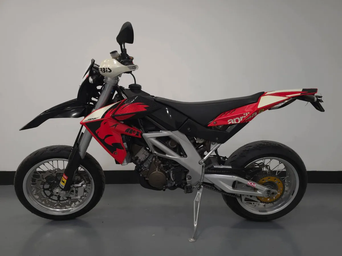 APRILIA SXV550 SUPERMOTO - Image 4