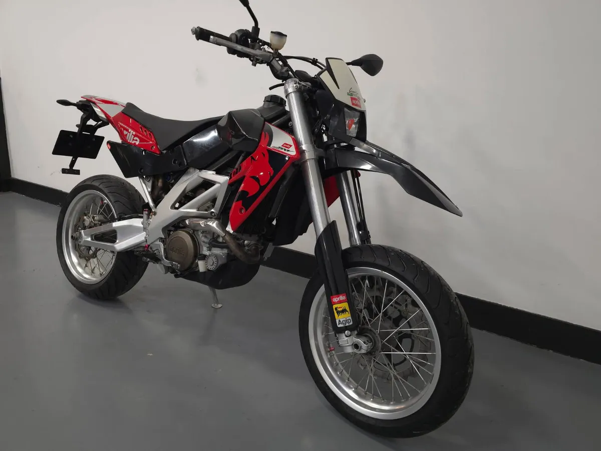 APRILIA SXV550 SUPERMOTO - Image 2