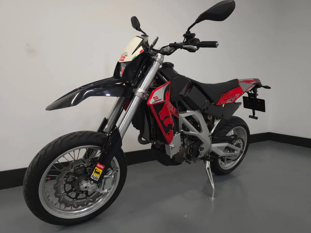 APRILIA SXV550 SUPERMOTO - Image 3