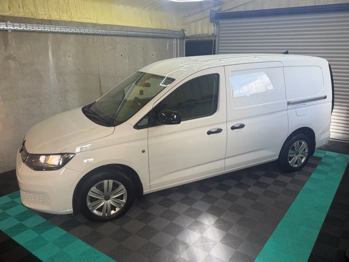 2022 CADDY MAXI 2.0 DIESEL TWIN SLIDING DOOR MODEL - Image 3