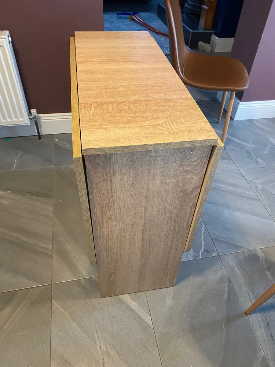 Table/chairs - Image 4