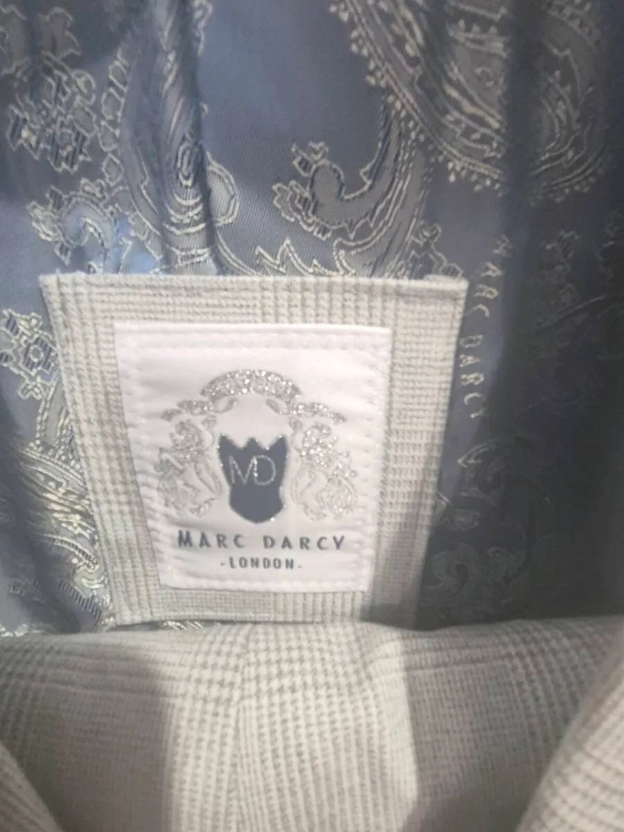 Marc Darcy Suit never worn - Image 2