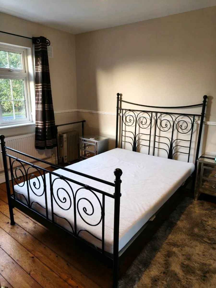 Black metal bed frame and mattress - Image 2
