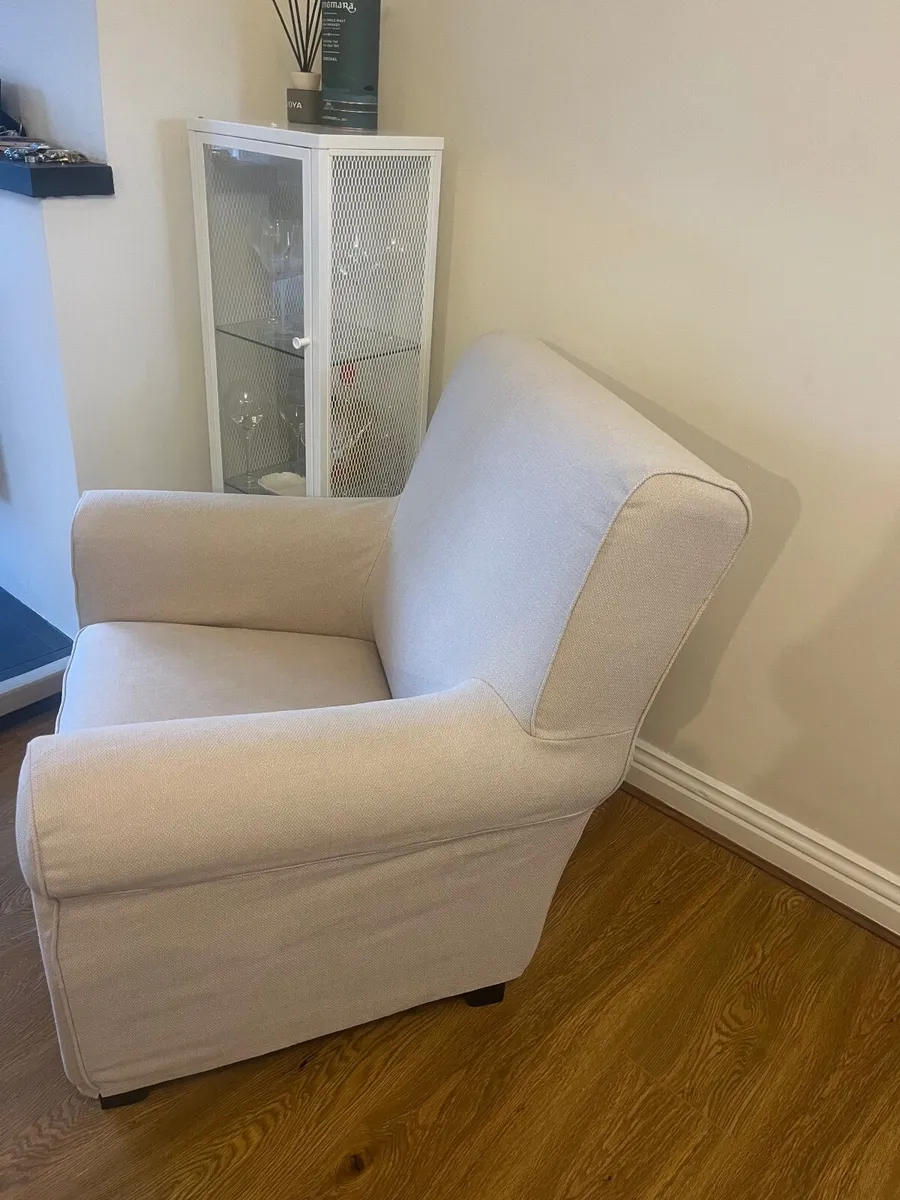 Armchair available free of cost - Image 2