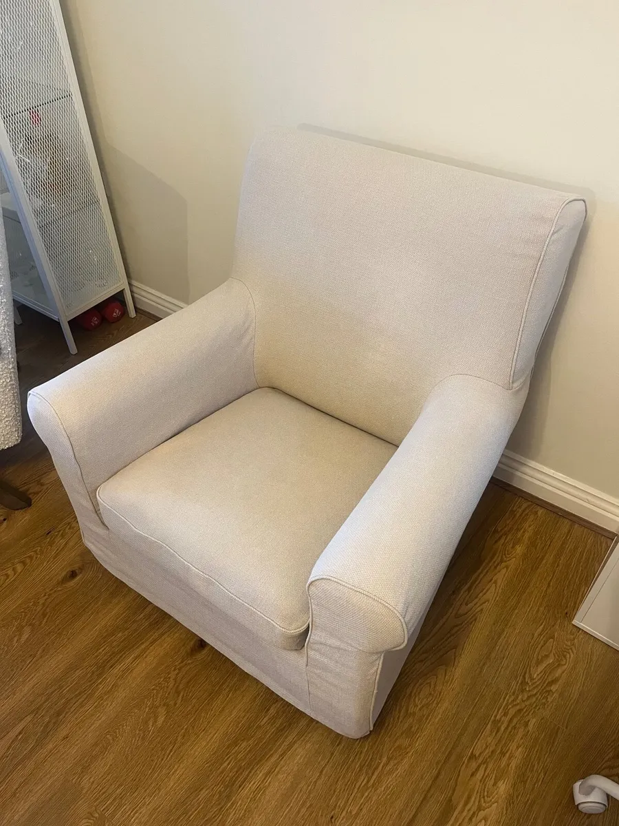 Armchair available free of cost - Image 3
