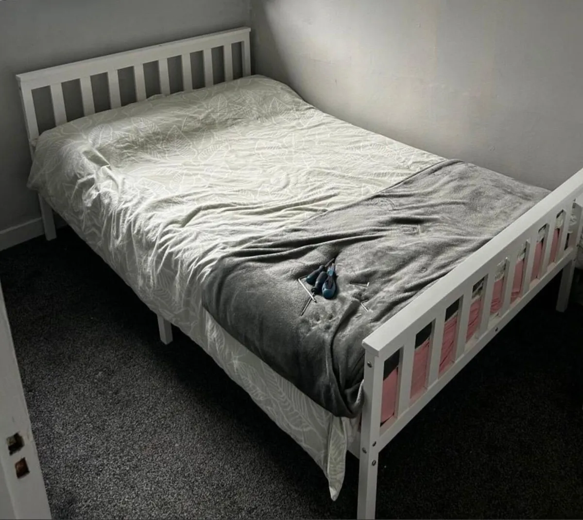 Small double bed - Image 1