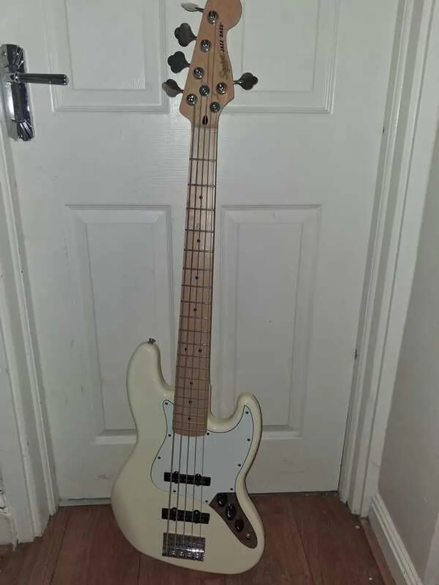 Squier 5 String Jazz Bass - Image 1