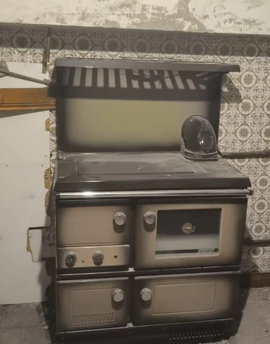 Stanley super star oil fired cooker. - Image 1