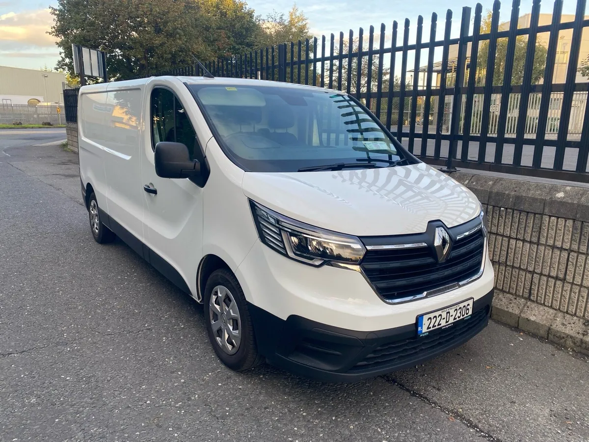 2022 Renault Trafic LL30 Blue dCi 130 Business - Image 1