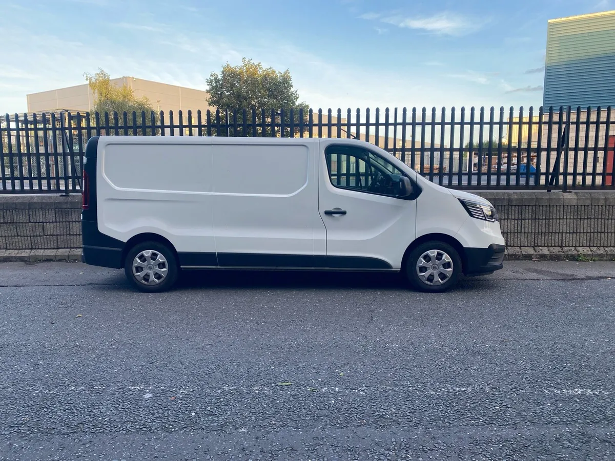 2022 Renault Trafic LL30 Blue dCi 130 Business - Image 2