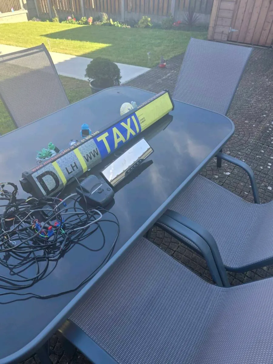 Taxi meter printer and new roofsign - Image 1