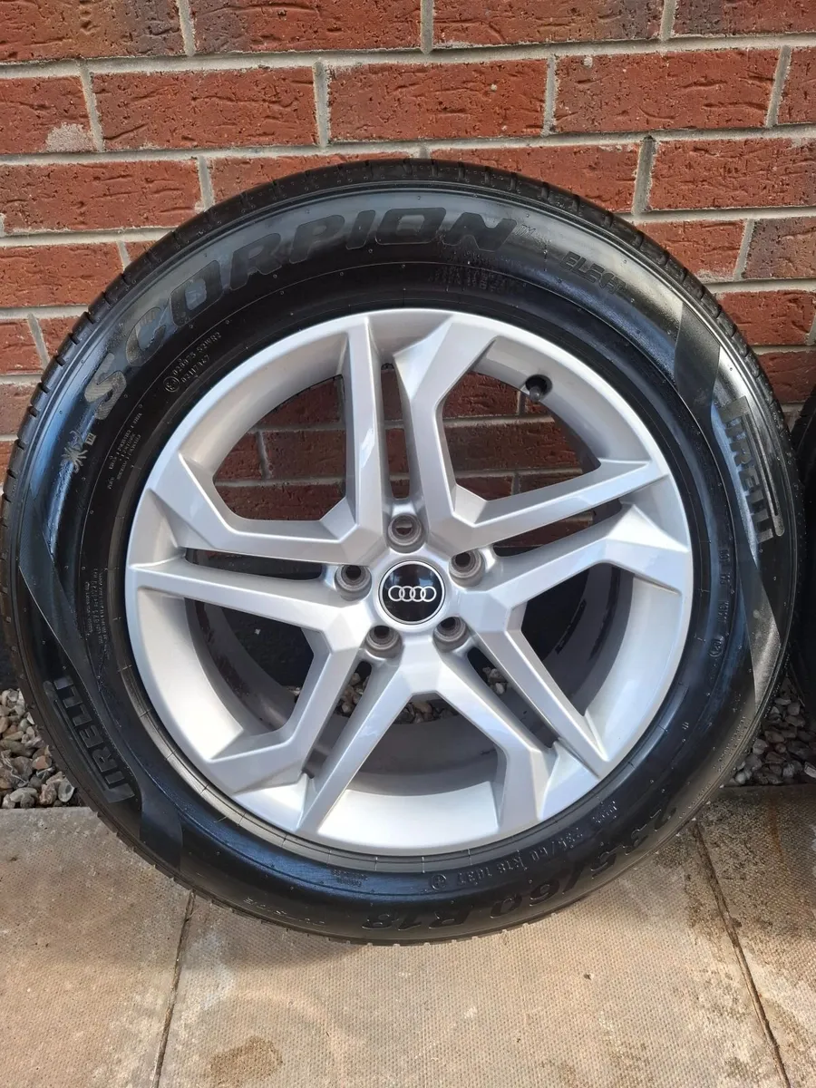 Audi Q5 Genuine 18 Alloys - Image 3