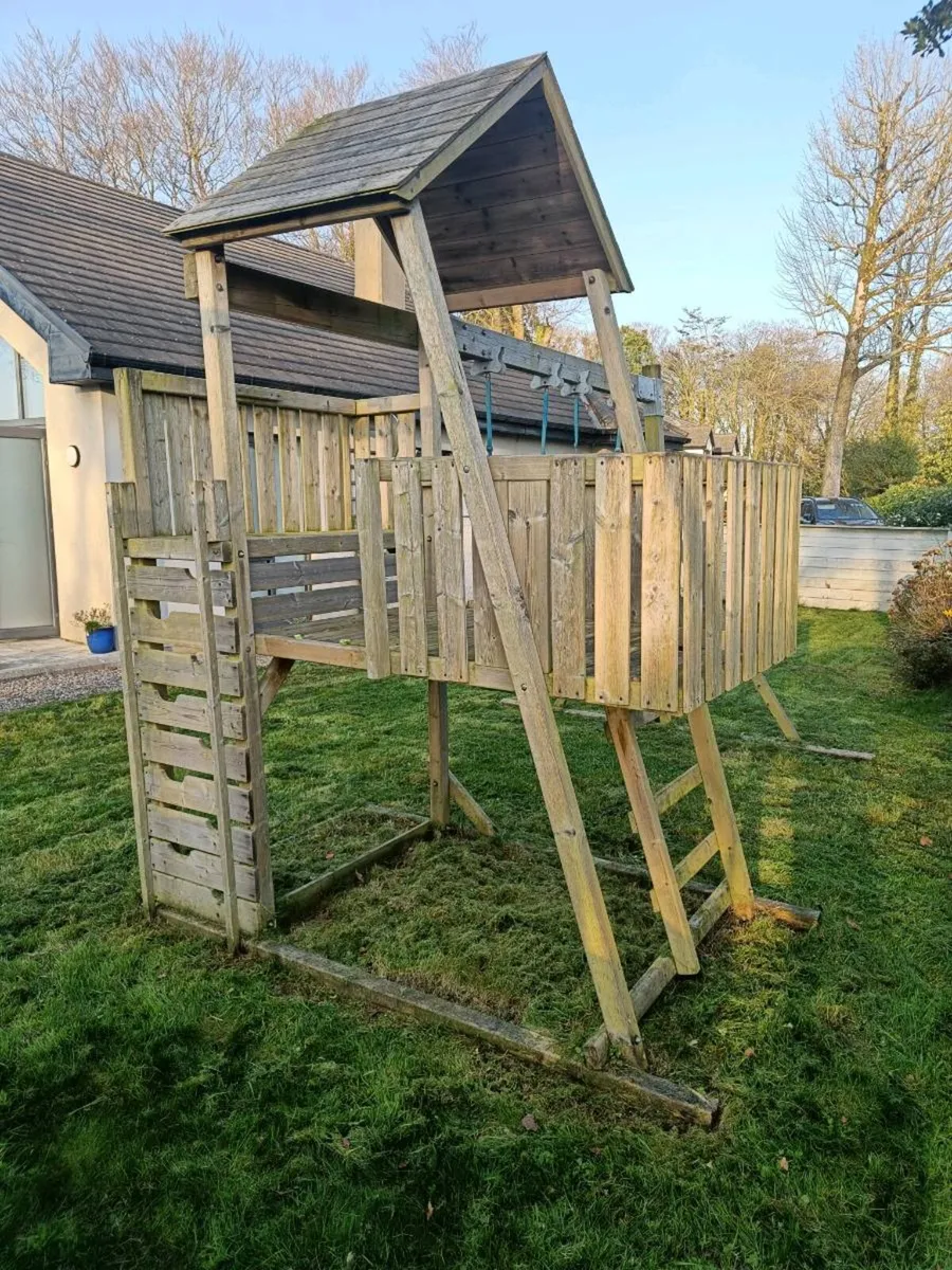 Kids play house - Image 2