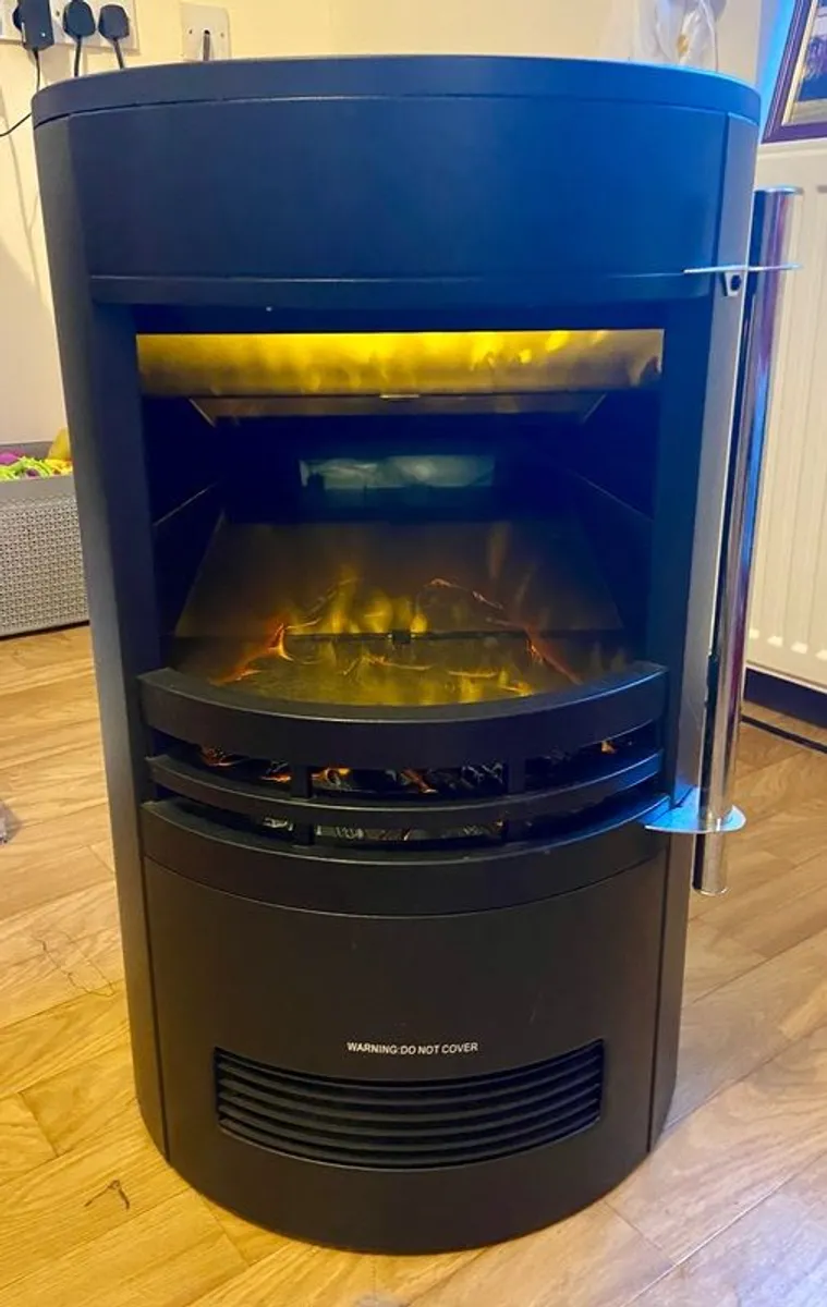 De Vielle freestanding curved black Electric Stove, as new. - Image 1