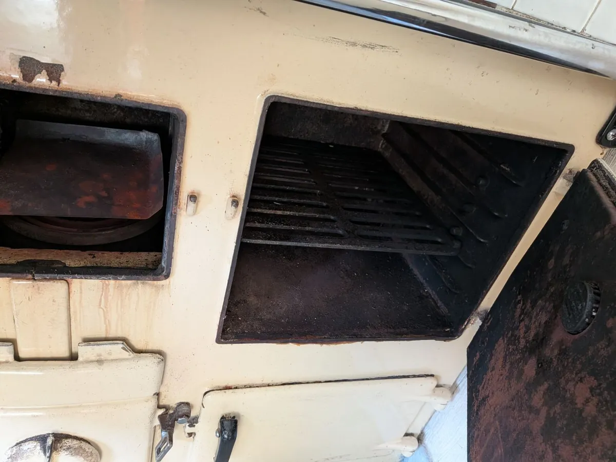 Rayburn cooker and water heater - Image 2