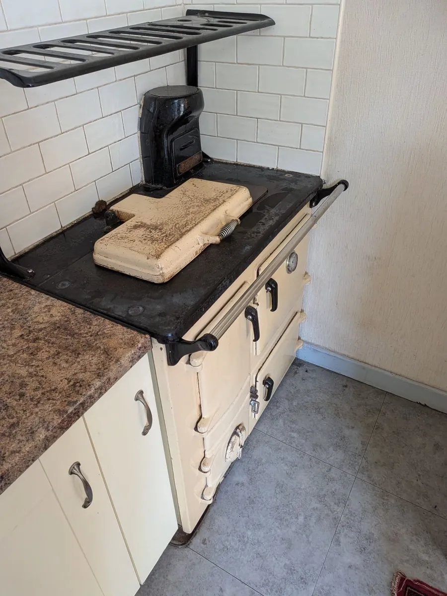 Rayburn cooker and water heater - Image 3