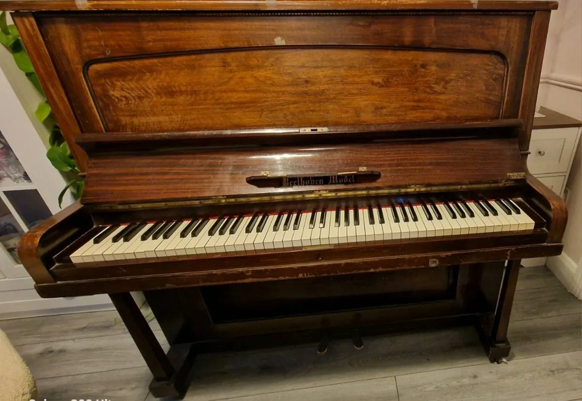 Piano - Image 1