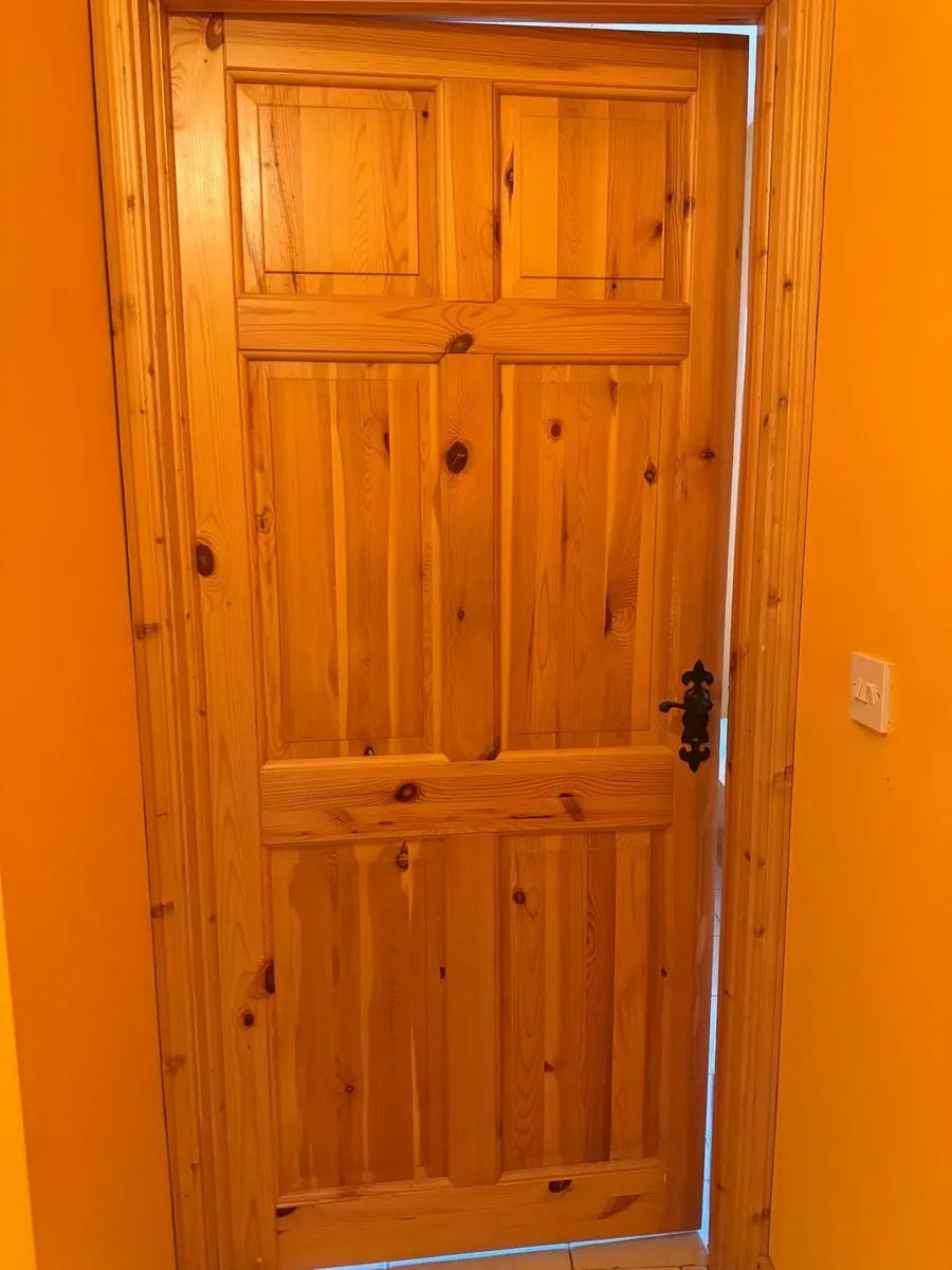 Solid wooden doors - Image 1