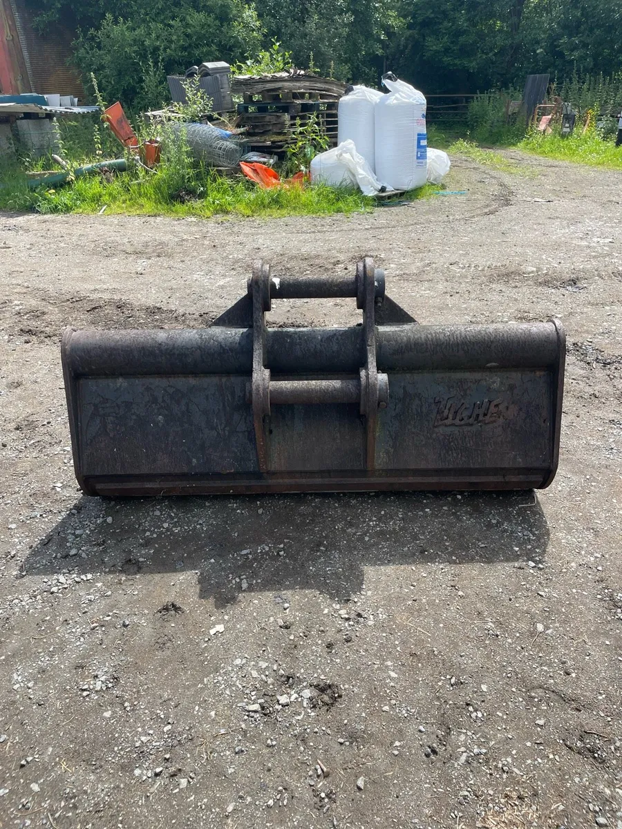 6 foot TIGHE bucket with 80mm pins - Image 3