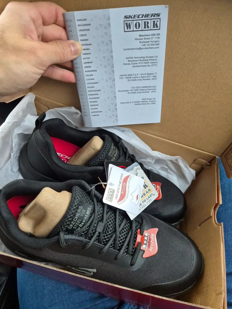 Skechers work arch fit steel toe, Safety Trainers - Image 3