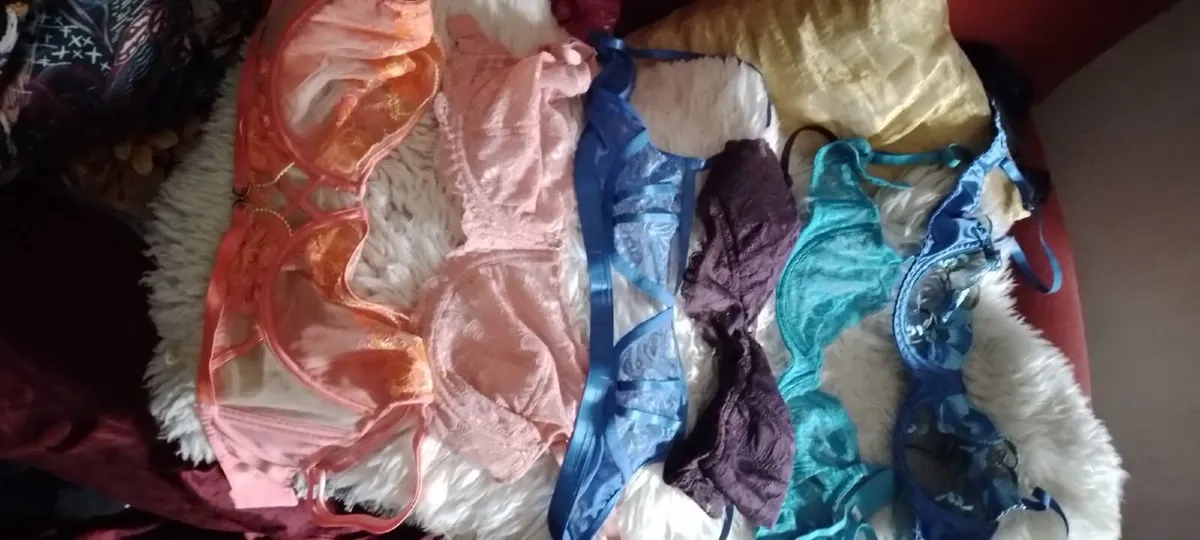 Crossdresser?lingerie. Regular clothes - Image 2