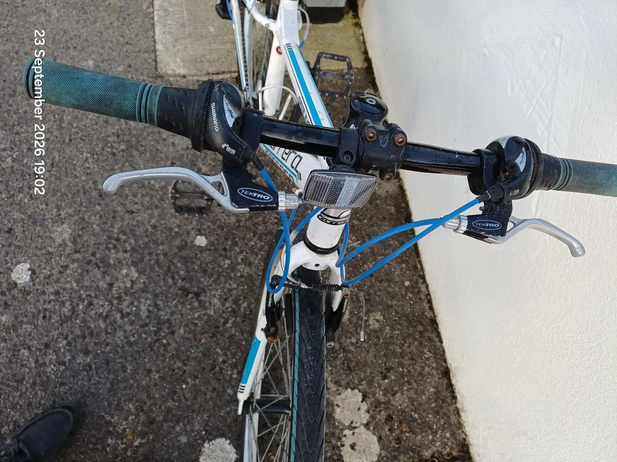 26 inch Carrera Saruna Aluminium Kids Hybrid bike - Image 2