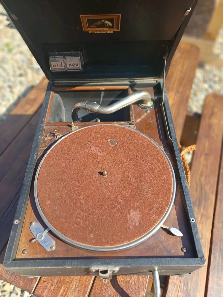 Antique Portable Wind-up HMV Gramophone - Image 2