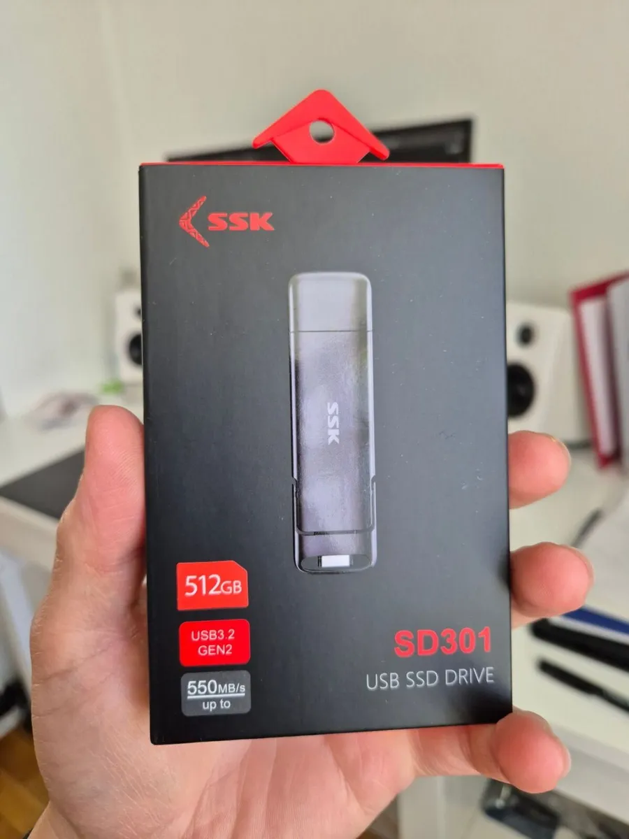 512GB portable USB SSD drive - Image 1