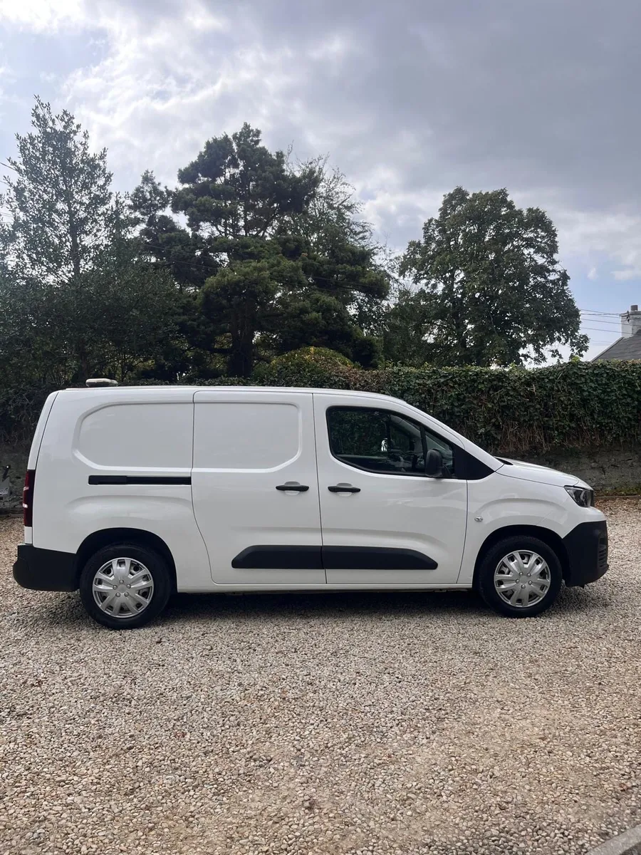 2022 Peugeot Partner LWB NEW DOE 09/27 Immaculate - Image 2