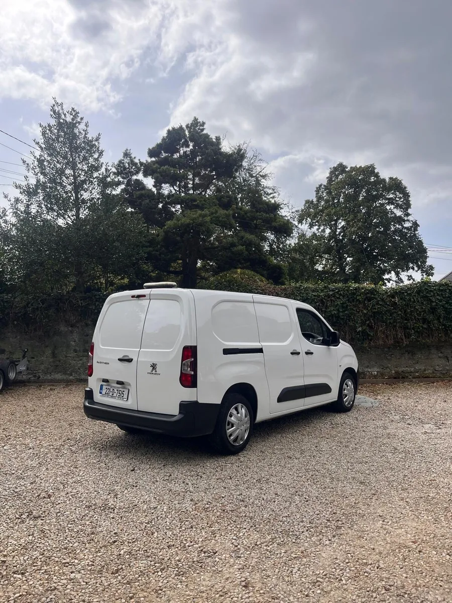 2022 Peugeot Partner LWB NEW DOE 09/27 Immaculate - Image 3