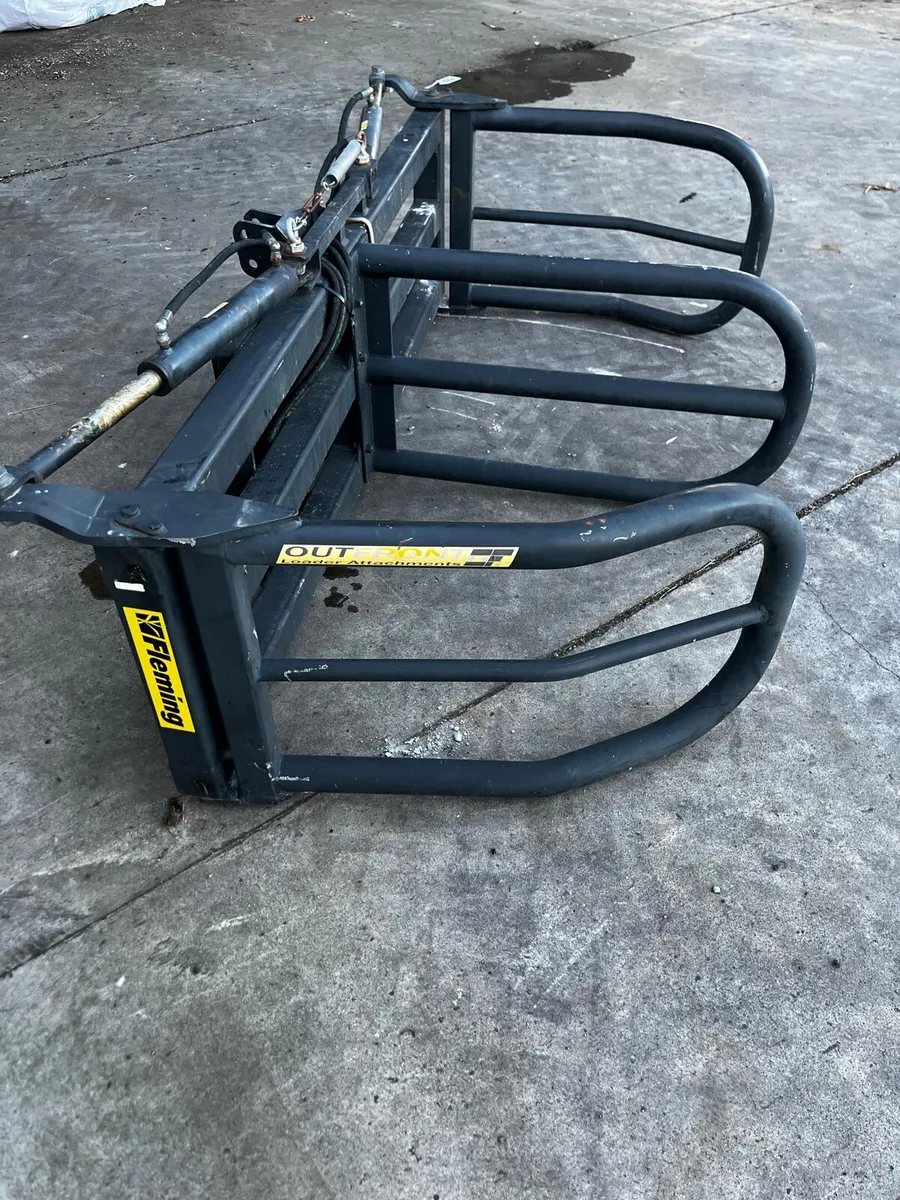 Unused Fleming Double soft hands bale grab - Image 2