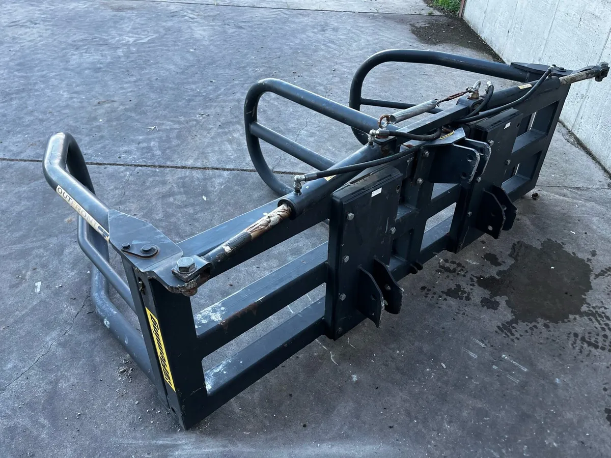 Unused Fleming Double soft hands bale grab - Image 4