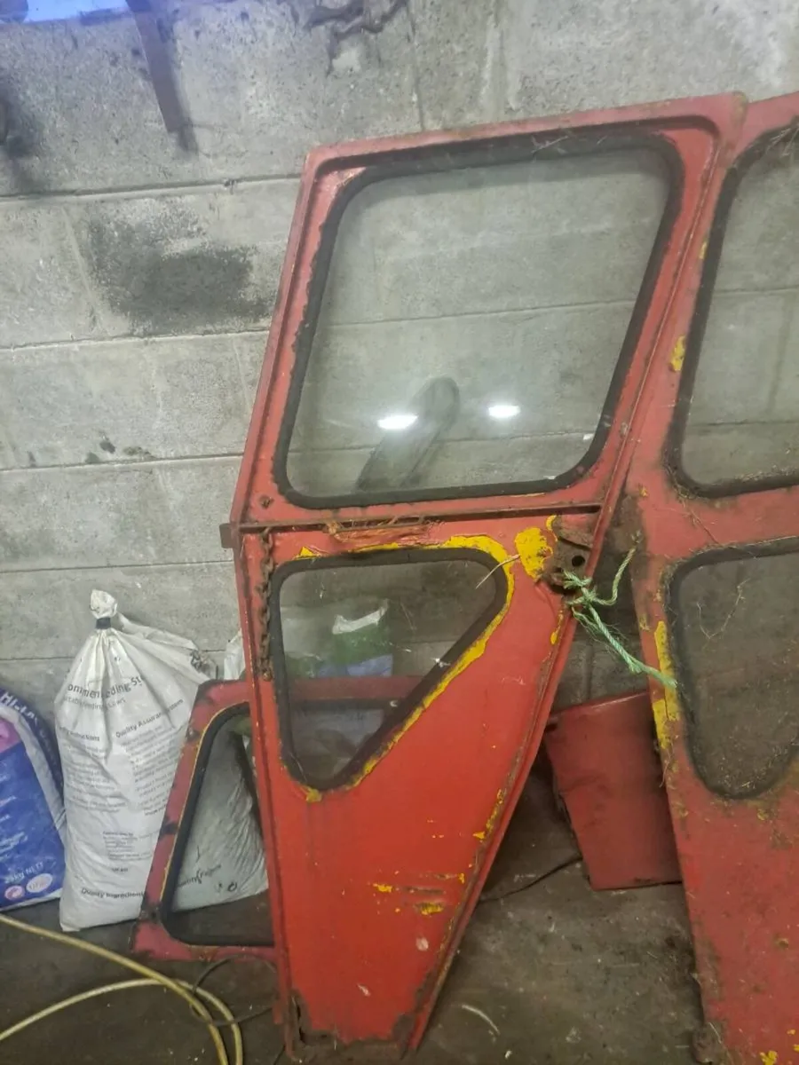 Duncan cab doors and bracket - Image 3