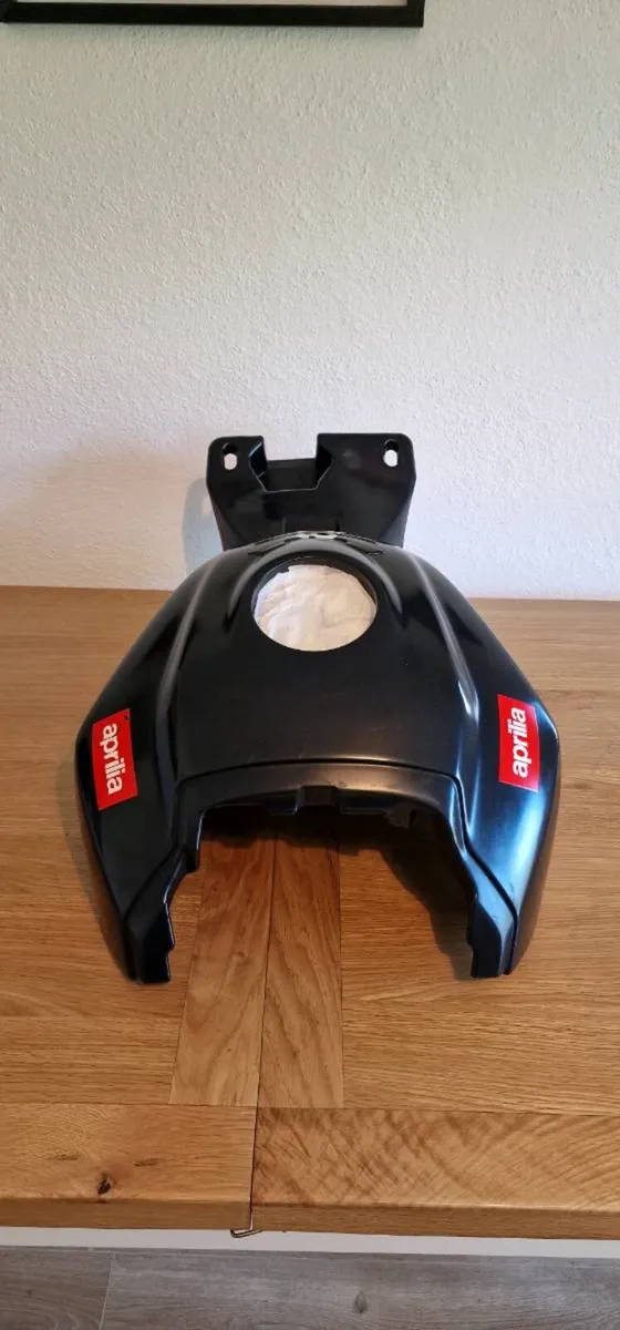 Aprilia v4r fuel tank - Image 4